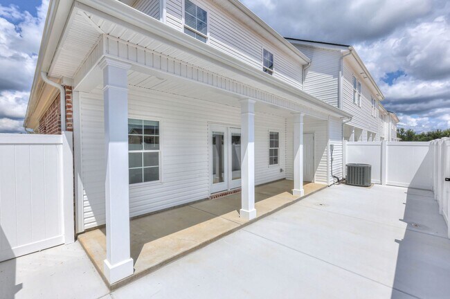 Building Photo - 22 Hardwood Rd