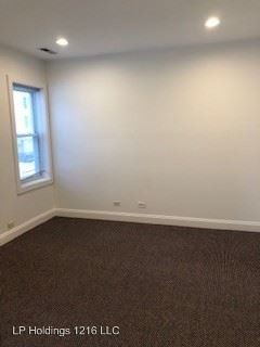 Building Photo - 1216 N LaSalle Dr