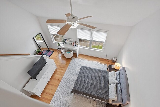 Building Photo - 11 Merrimac Way