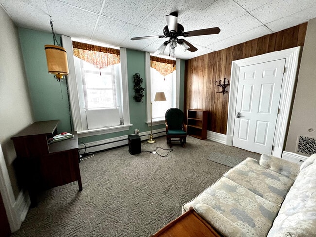 Building Photo - 1409 13th St