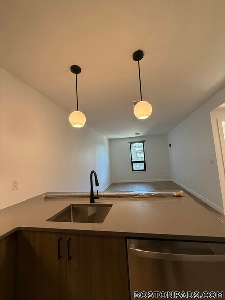 Building Photo - 199 Gardner St