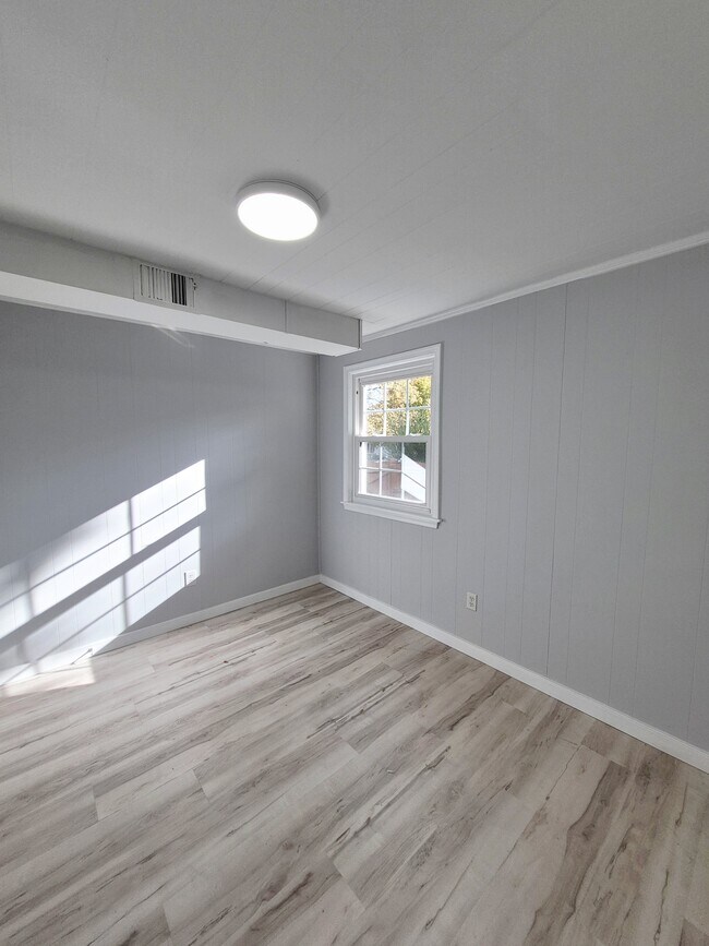 Building Photo - 2402 Fon Du Lac Rd