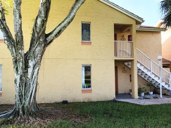 Building Photo - 1055 Coral Club Dr