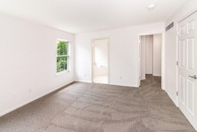 Building Photo - 3046 Barclay Way