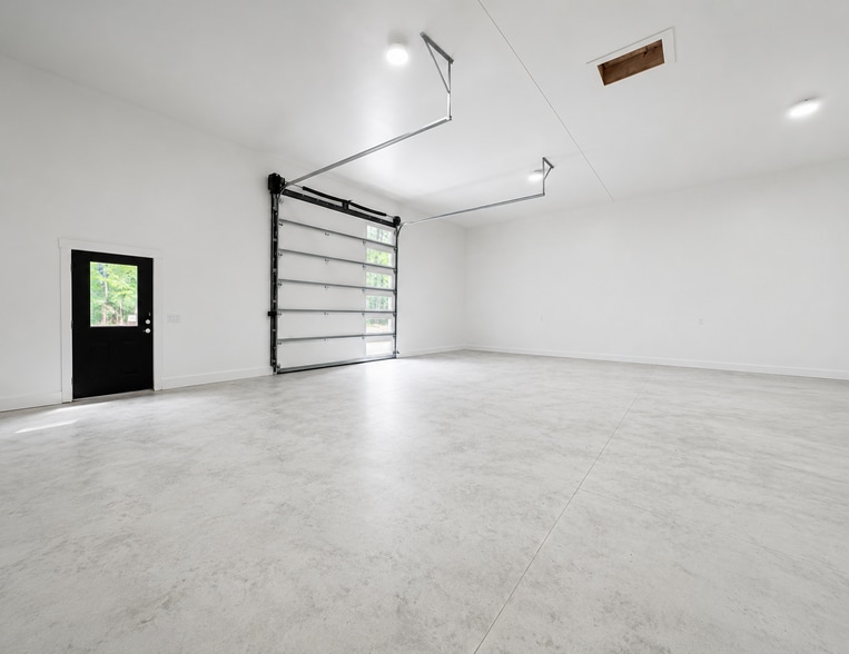 2,000 sq ft garage all to yourself - 10671 US 31