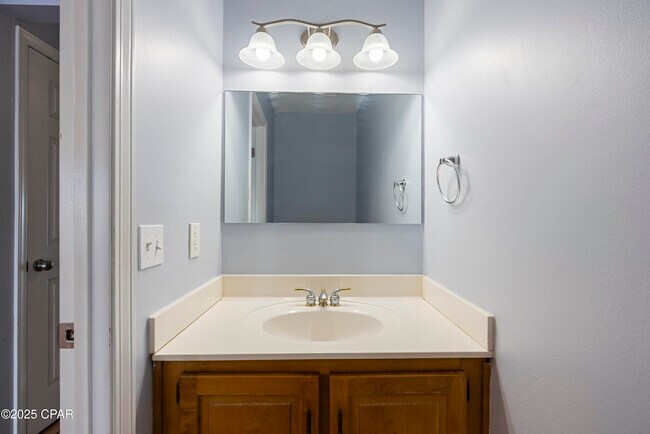 Building Photo - 6453 Oak Shr Dr