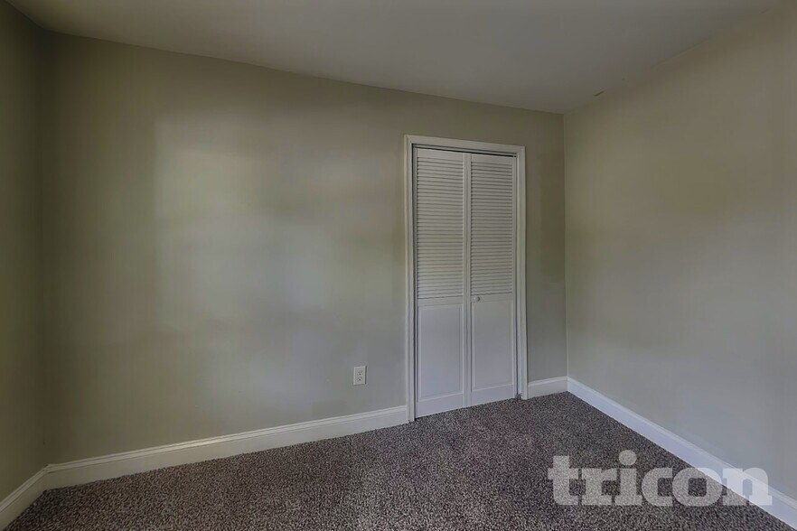 Building Photo - 1325 Farrara Dr