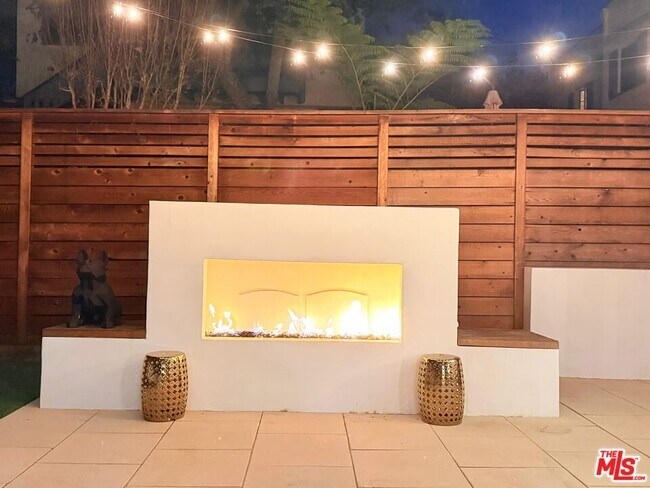 Building Photo - 10593 Kinnard Ave