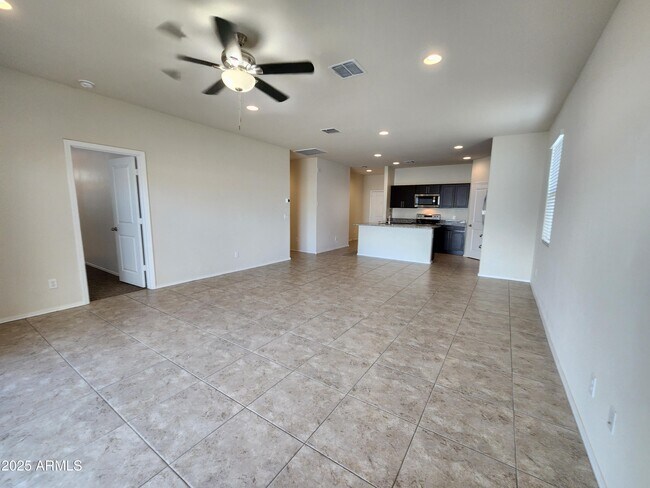 Building Photo - 1058 W Chimes Tower Dr