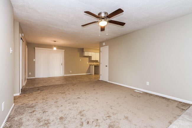 Building Photo - 3223 Southwest Dr