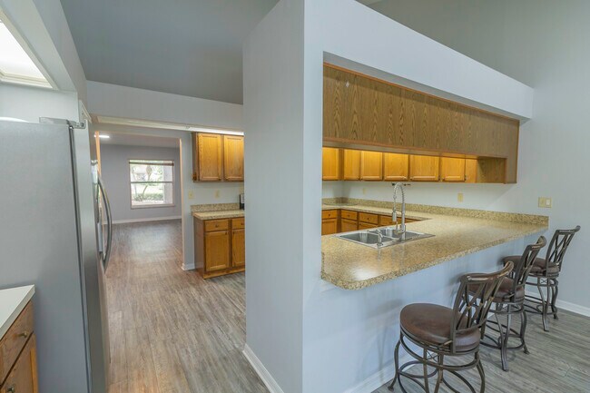 Building Photo - 2536 Mason Oaks Dr