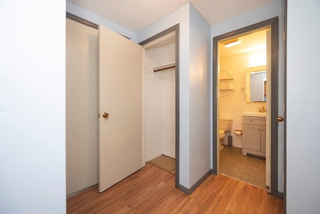 Building Photo - 11 Leonard Rd