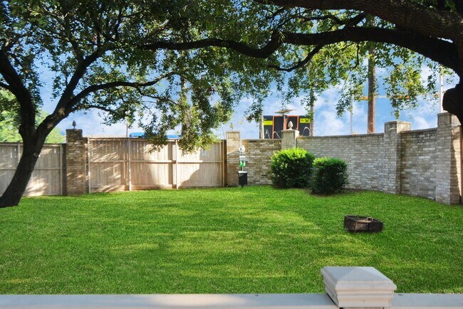 Building Photo - 3292 Holly Hall St