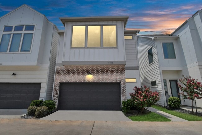 Building Photo - 1105 Olivier Ln