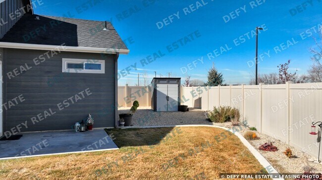 Building Photo - 6240 W Black Butte St