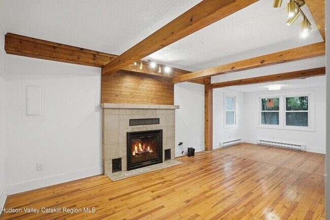 Building Photo - 872 NY-212