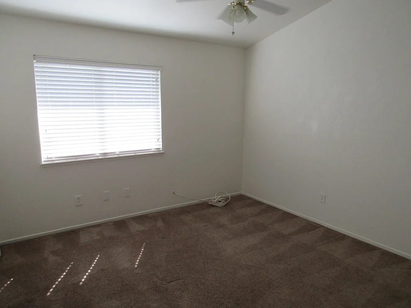 Building Photo - 2600 Brookside Dr