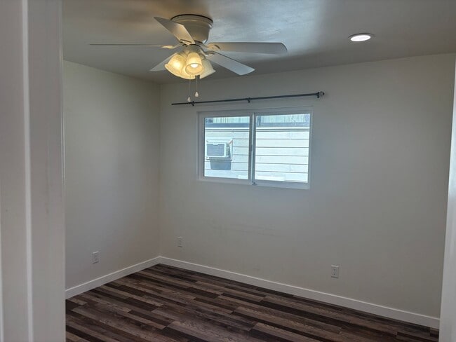 Building Photo - Great Location! A Must See 2 Bedroom/ 2 Ba...