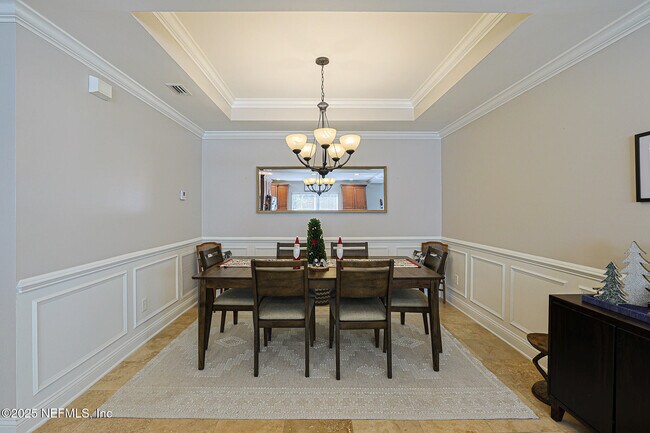 Building Photo - 120 Bay St