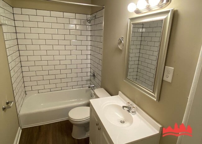 Building Photo - 1246 Holliday St