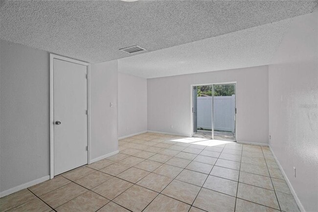 Building Photo - 5112 E Temple Heights Rd