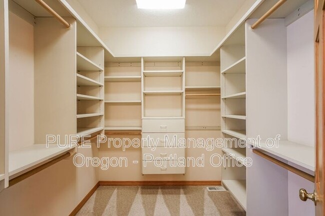 Building Photo - 14020 SW 158th Terrace