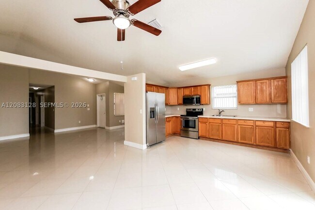 Building Photo - 1544 NW 158th Ave