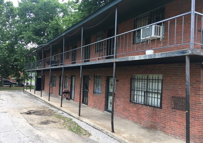 Building Photo - 482 E Mclemore Ave