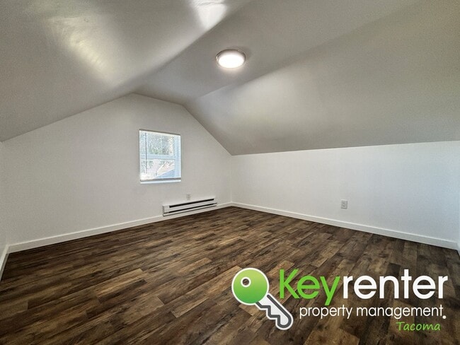Building Photo - Updated 3-Bedroom Home for Rent in Central...