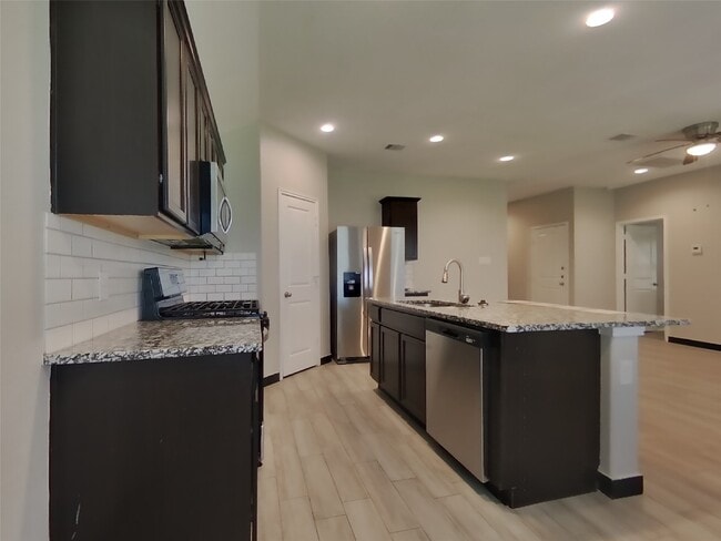 Building Photo - 8523 Aster Gln Wy