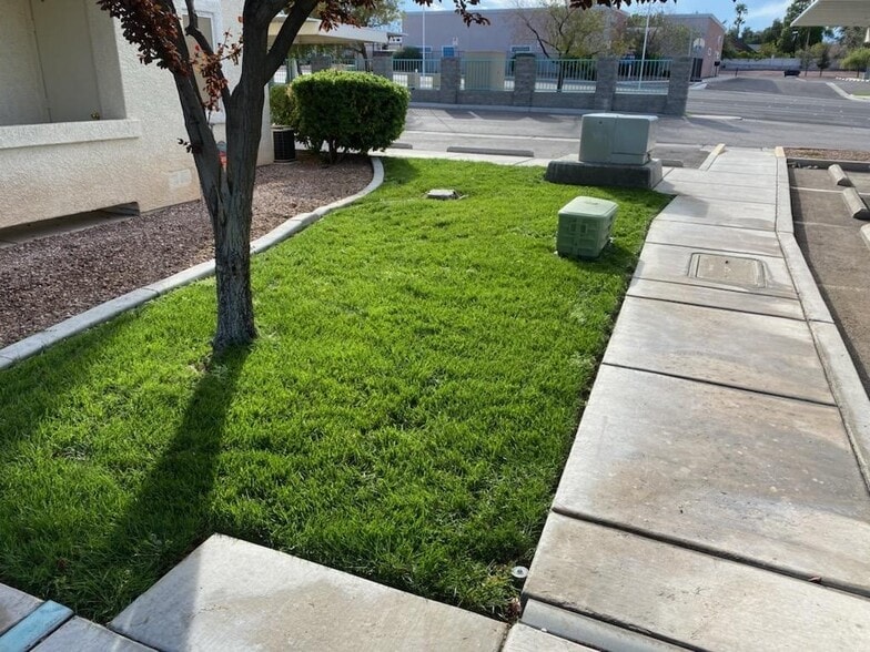 Building Photo - 3440 Lindell Rd