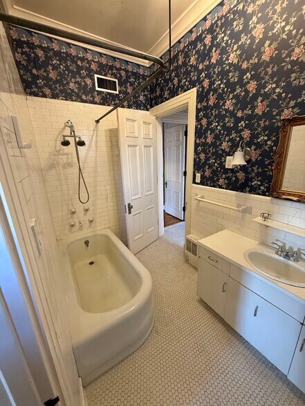 Bathroom 2a - 4 S 4th St