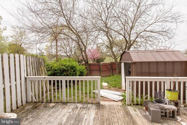 Building Photo - 1749 Carriage Way