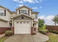 Building Photo - 749 Majestic Dr