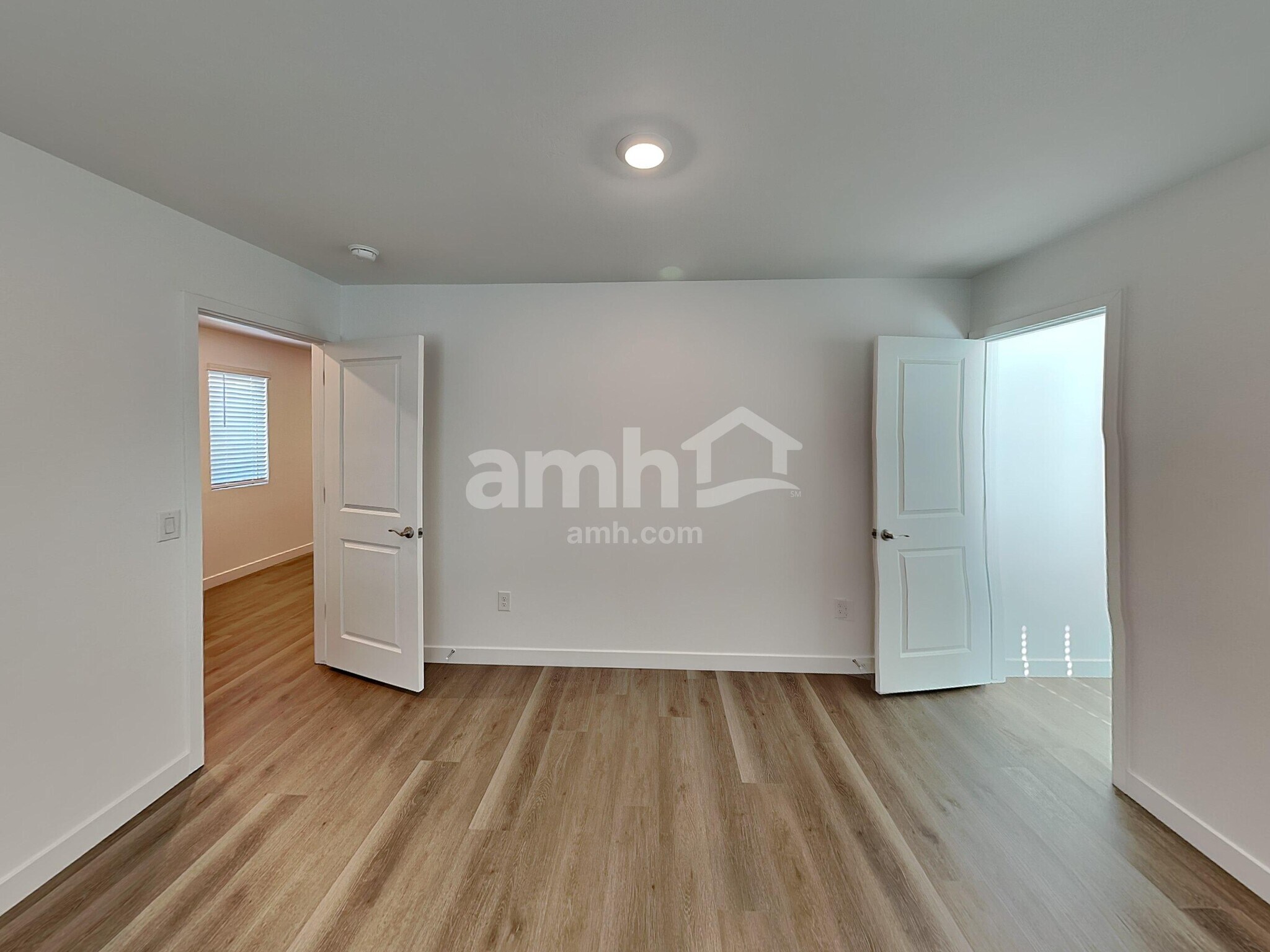 Building Photo - 9525 Harkes Dr