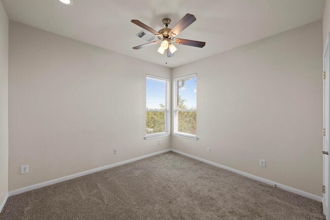 Building Photo - 1301 Horseback Hollow