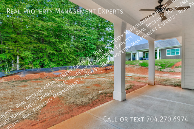 Building Photo - Beautiful 4 Bed 3 Bath Home Near LKN-  Inc...