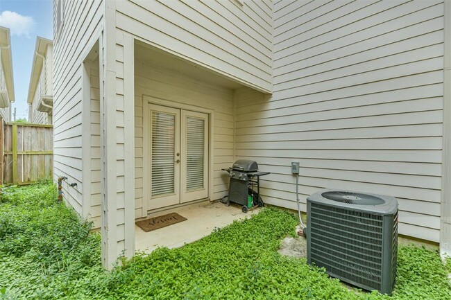 Building Photo - 6623 Letein St