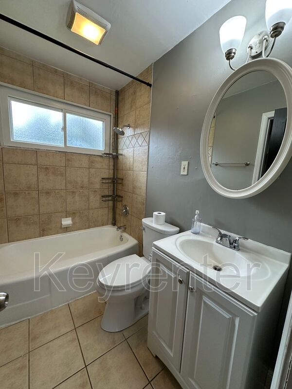 Building Photo - 138 Arkansas Ave