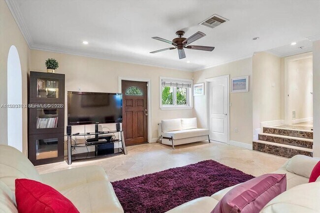 Building Photo - 800 SW 12th Ave