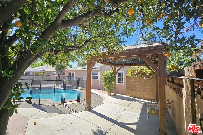 Building Photo - 22957 Stagg St