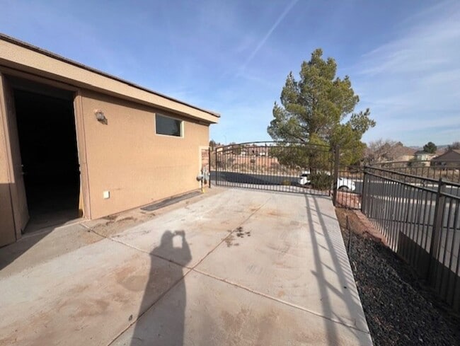 Building Photo - Primrose Pointe