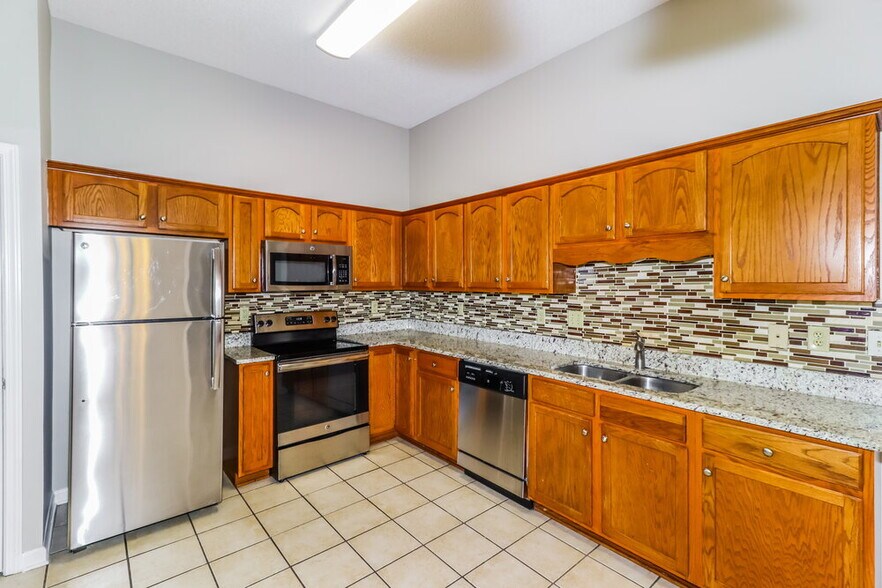 Building Photo - 1418 Hidden Ridge Ln