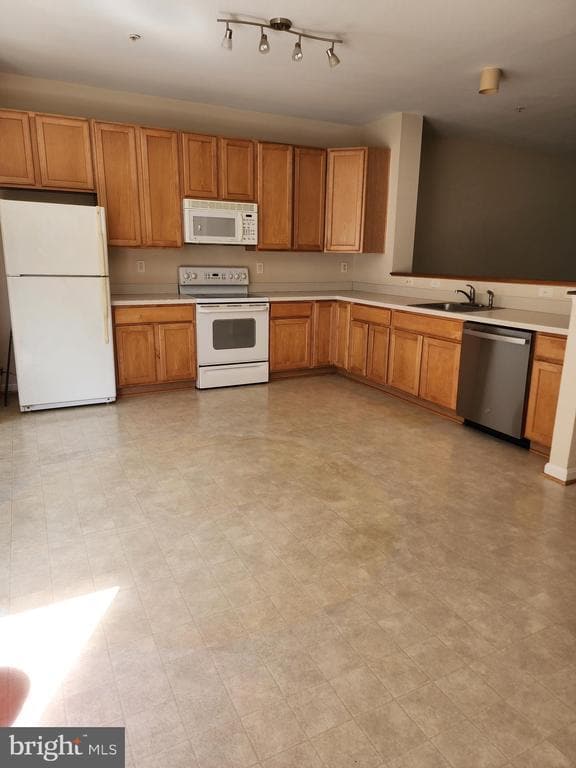 Building Photo - 507 Sylvan Ct