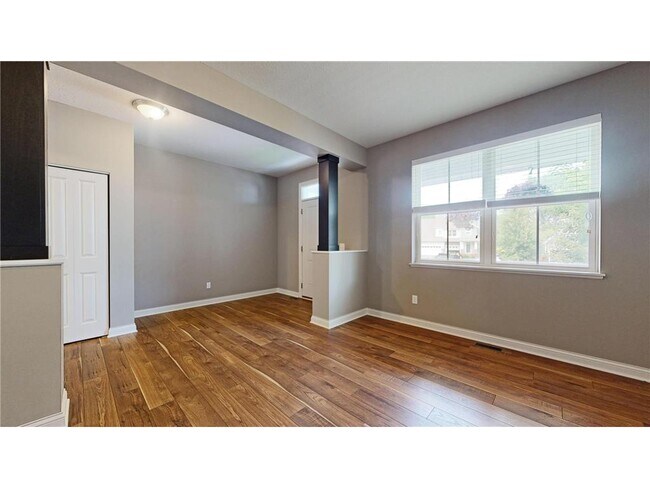 Building Photo - 5585 Orchard Cove