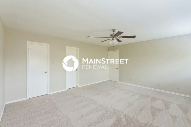 Building Photo - 3 Bedroom Pet-Friendly Home in Converse, TX with Main Street Renewal