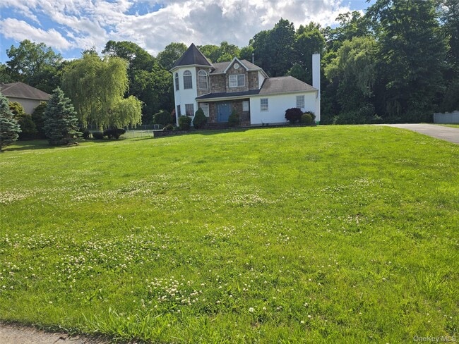 Building Photo - 27 Red Schoolhouse Rd