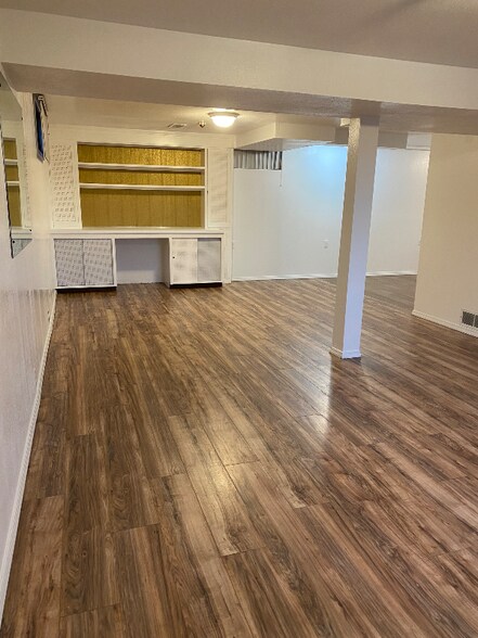 Building Photo - 535 SE Scenic View Dr