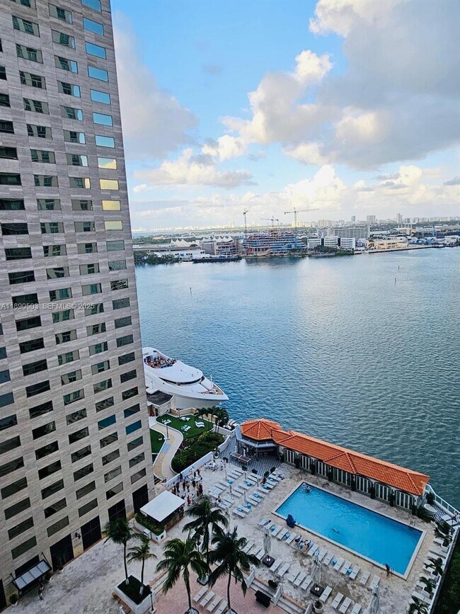 Building Photo - 335 S Biscayne Blvd