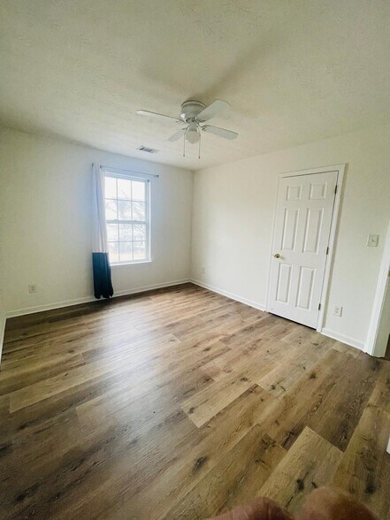 Building Photo - 3709 Hutchinson Trace Dr